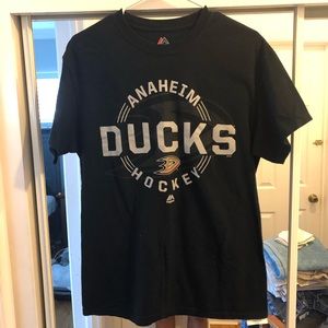 Women Medium - Anahiem Ducks T Shirt